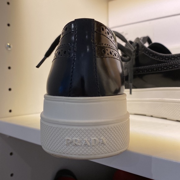 Prada sz 36 patent leather oxfords - Picture 2 of 7